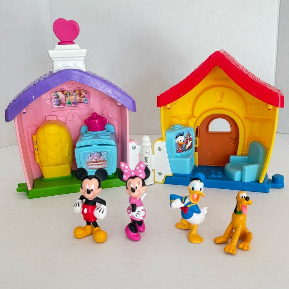 Fisher Price Little People Magic of Disney Mickey Minnie Donald House Playset